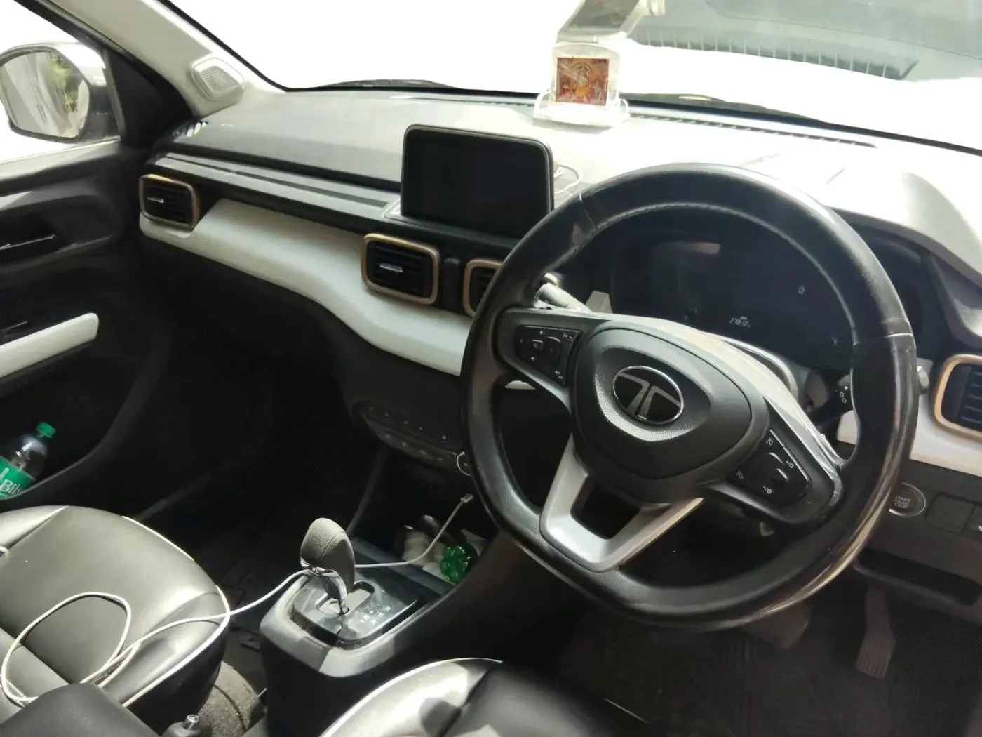 2024 Tata PUNCH ACCOMPLISHED AMT, Petrol, Automatic, 27,812 km, interior