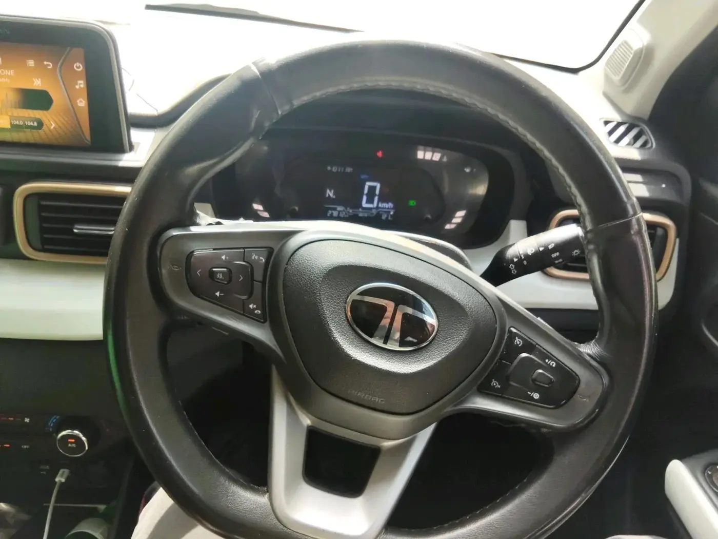 2024 Tata PUNCH ACCOMPLISHED AMT, Petrol, Automatic, 27,812 km, interior