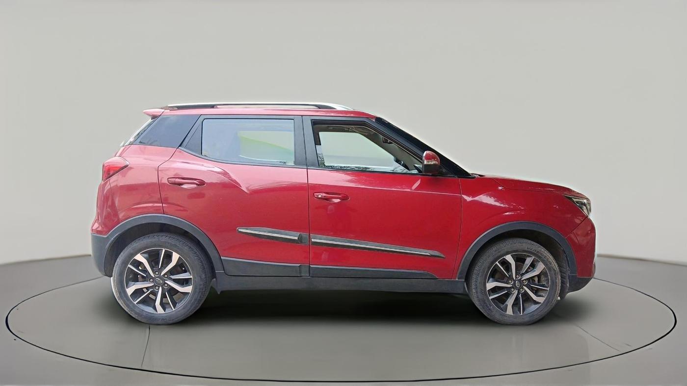 2019 Mahindra XUV300 W8 (O) 1.5 DIESEL, Diesel, Manual, 39,634 km, exterior