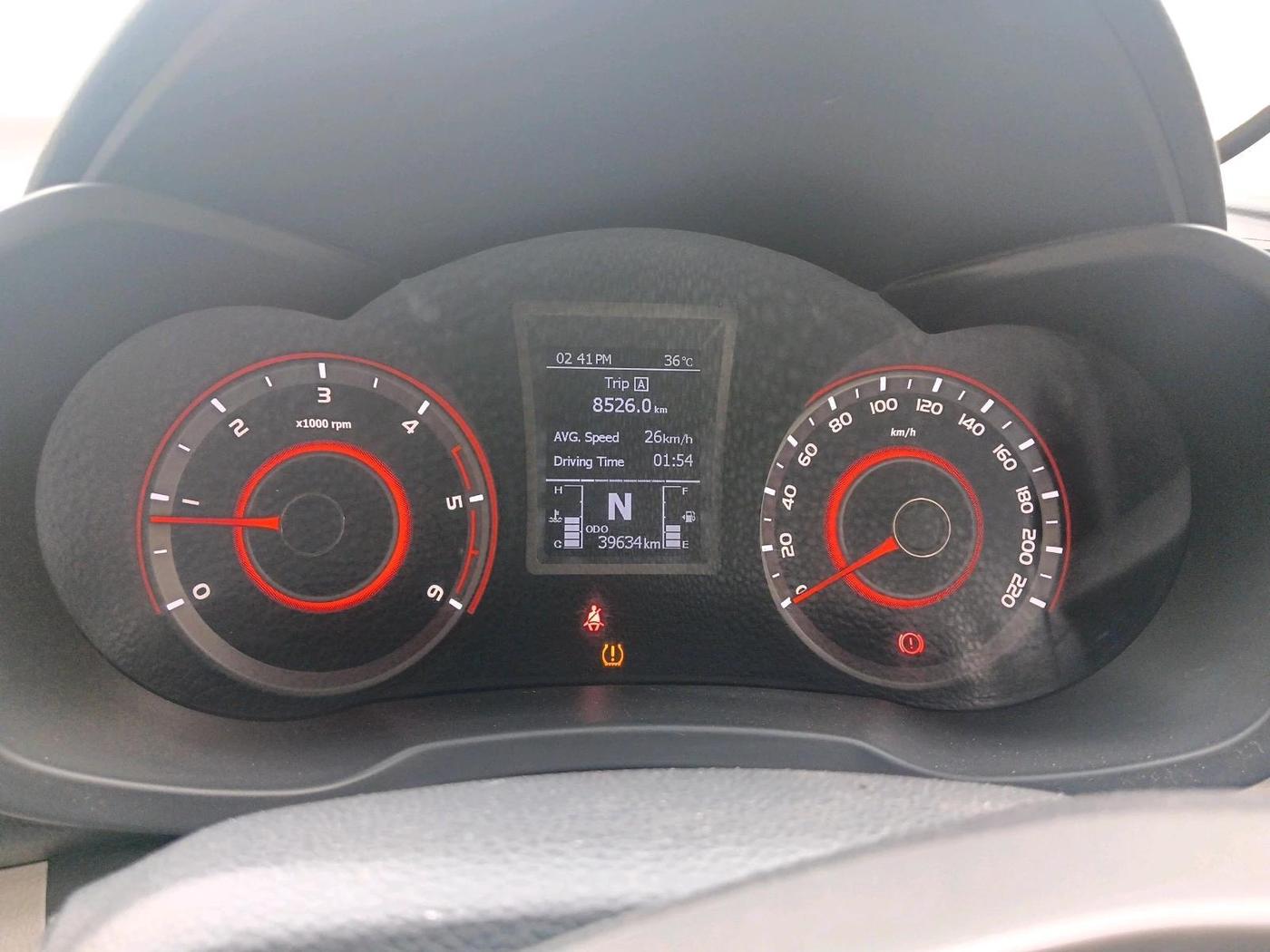 2019 Mahindra XUV300 W8 (O) 1.5 DIESEL, Diesel, Manual, 39,634 km, interior