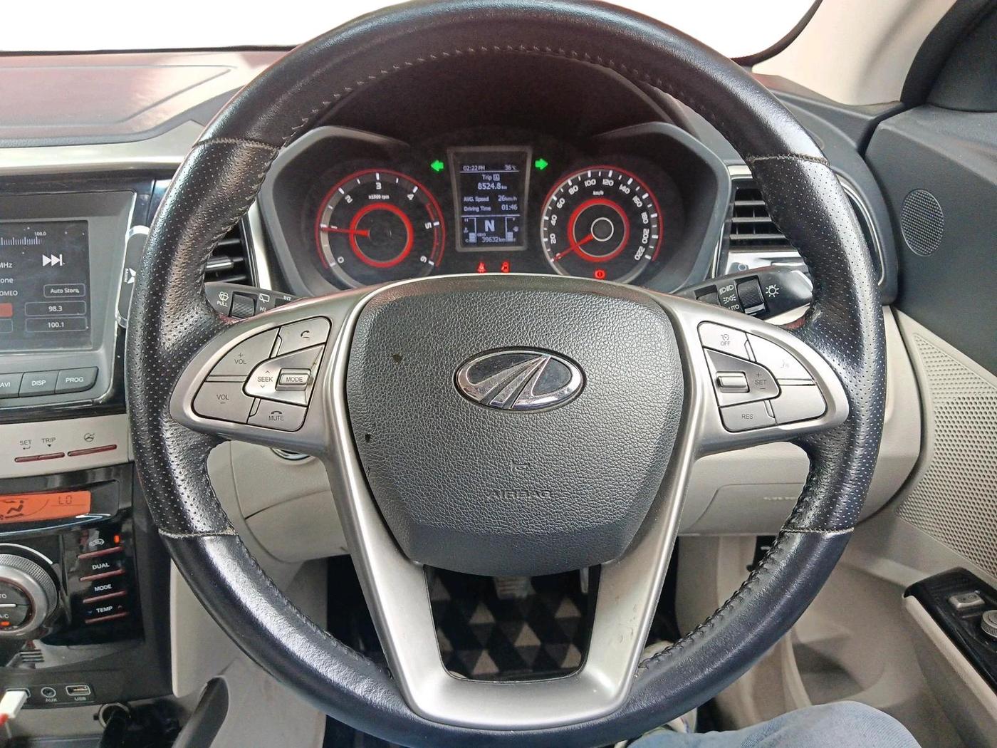 2019 Mahindra XUV300 W8 (O) 1.5 DIESEL, Diesel, Manual, 39,634 km, interior