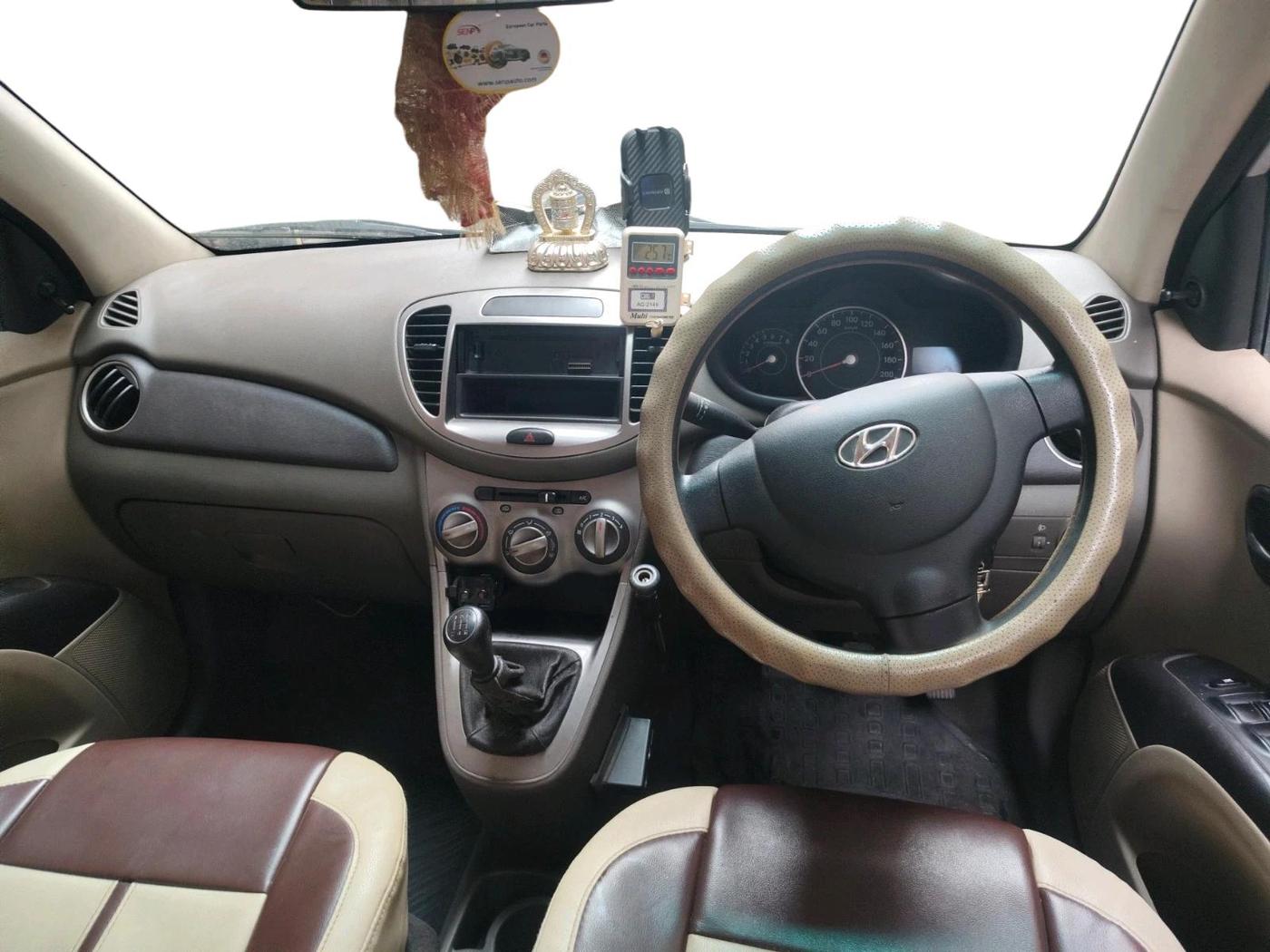 2013 Hyundai i10 MAGNA 1.1, Petrol, Manual, 15,203 km, interior