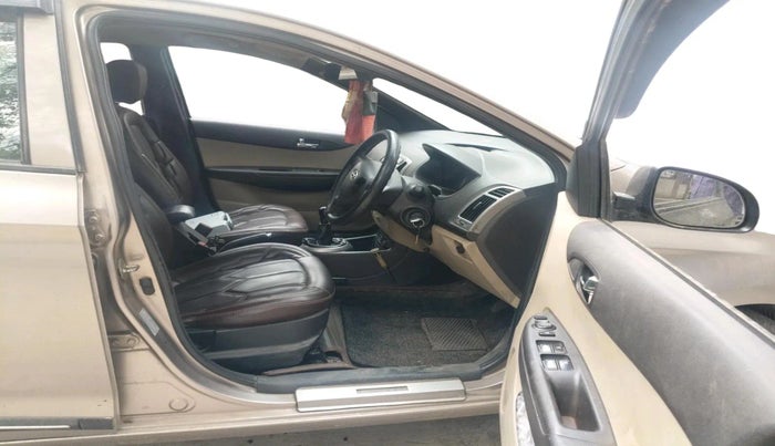 2013 Hyundai i20 MAGNA (O) 1.2, CNG, Manual, 1,73,417 km, interior