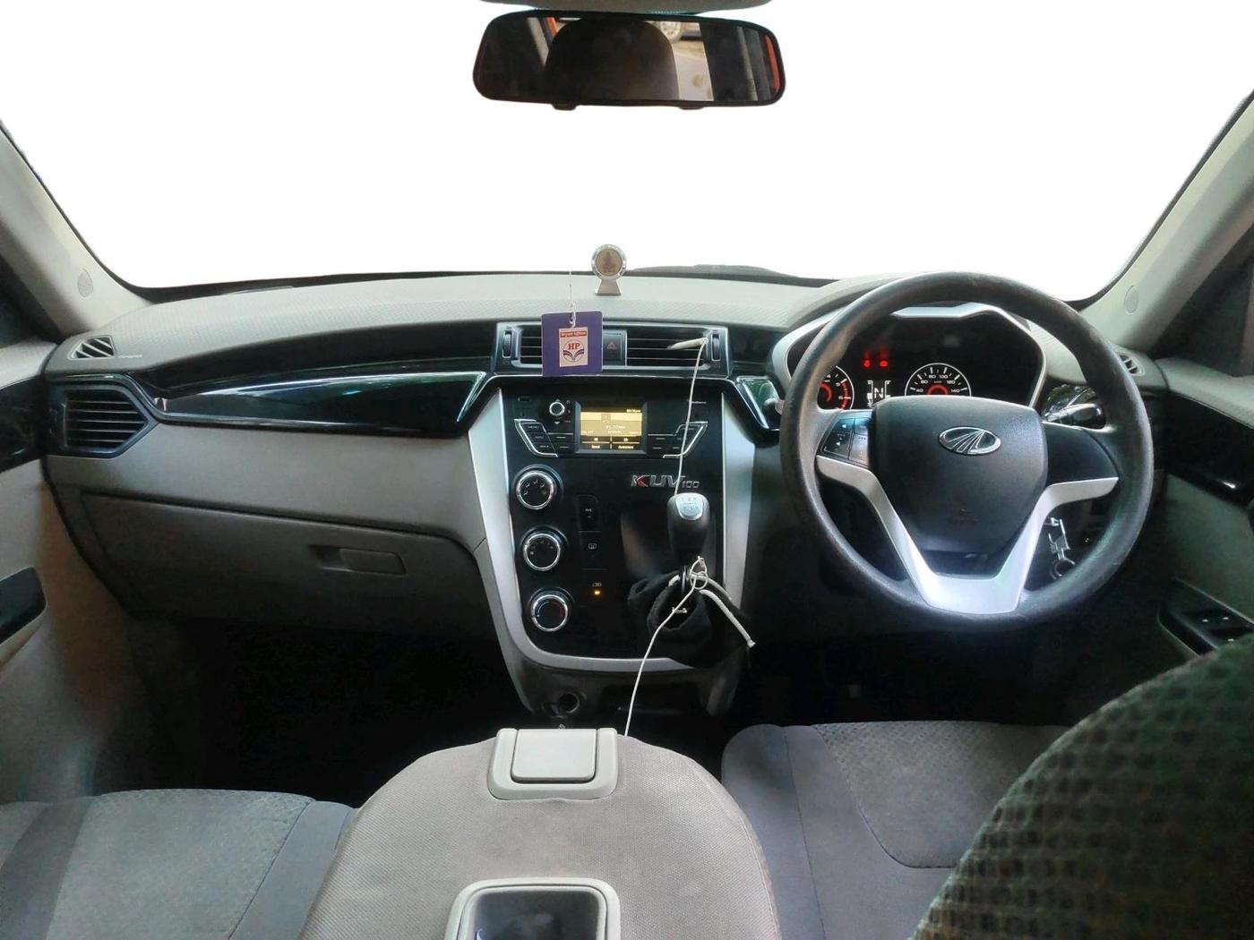2016 Mahindra Kuv100 K8 6 STR, CNG, Manual, 60,988 km, interior