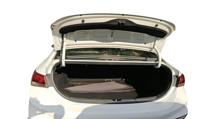 2019 Hyundai Verna 1.6 VTVT SX, Petrol, Manual, 39,402 km, exterior