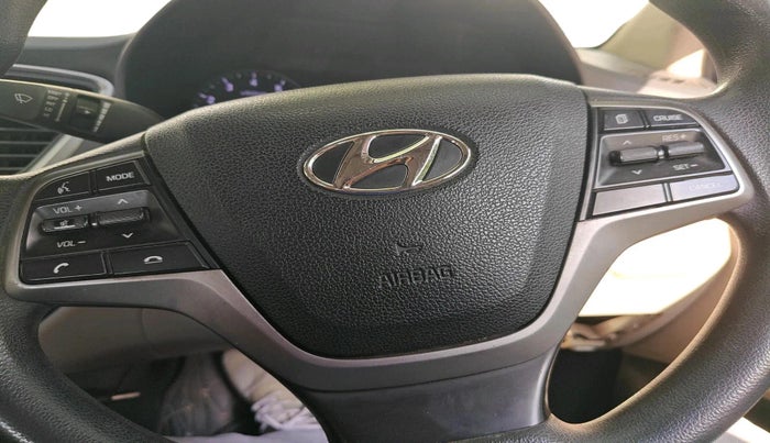 2019 Hyundai Verna 1.6 VTVT SX, Petrol, Manual, 39,402 km, interior