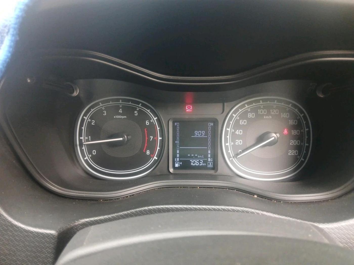 2022 Maruti Vitara Brezza LXI, Petrol, Manual, 7,063 km, interior