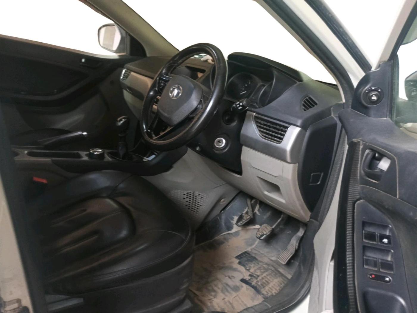 2018 Tata NEXON XM DIESEL, Diesel, Manual, 1,12,064 km, interior