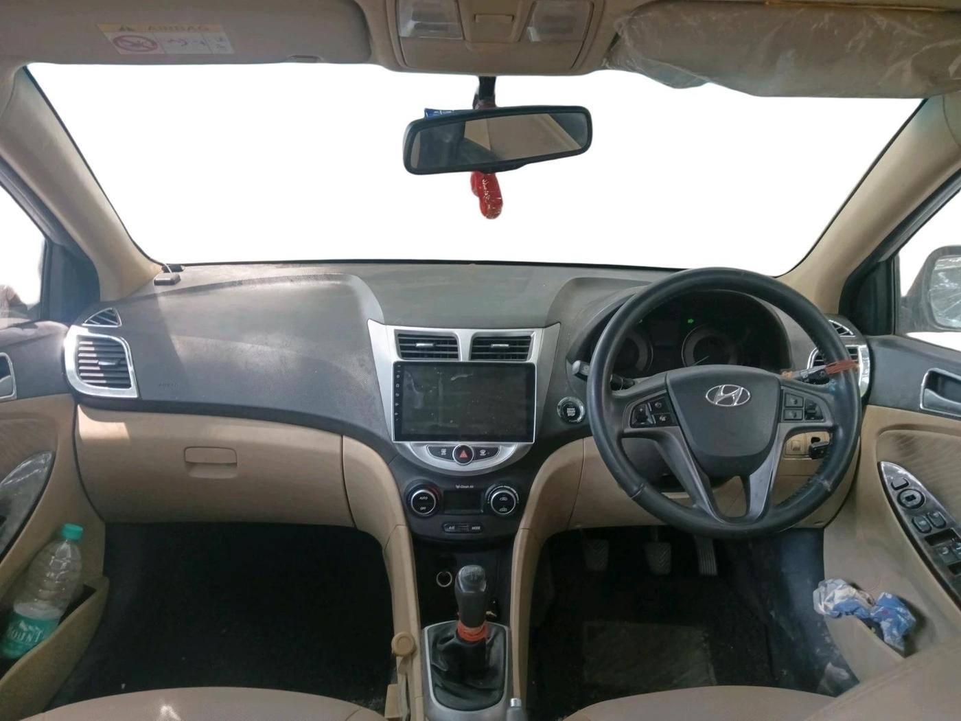 2015 Hyundai Verna FLUIDIC 4S 1.6 VTVT S(O), Petrol, Manual, 96,411 km, interior