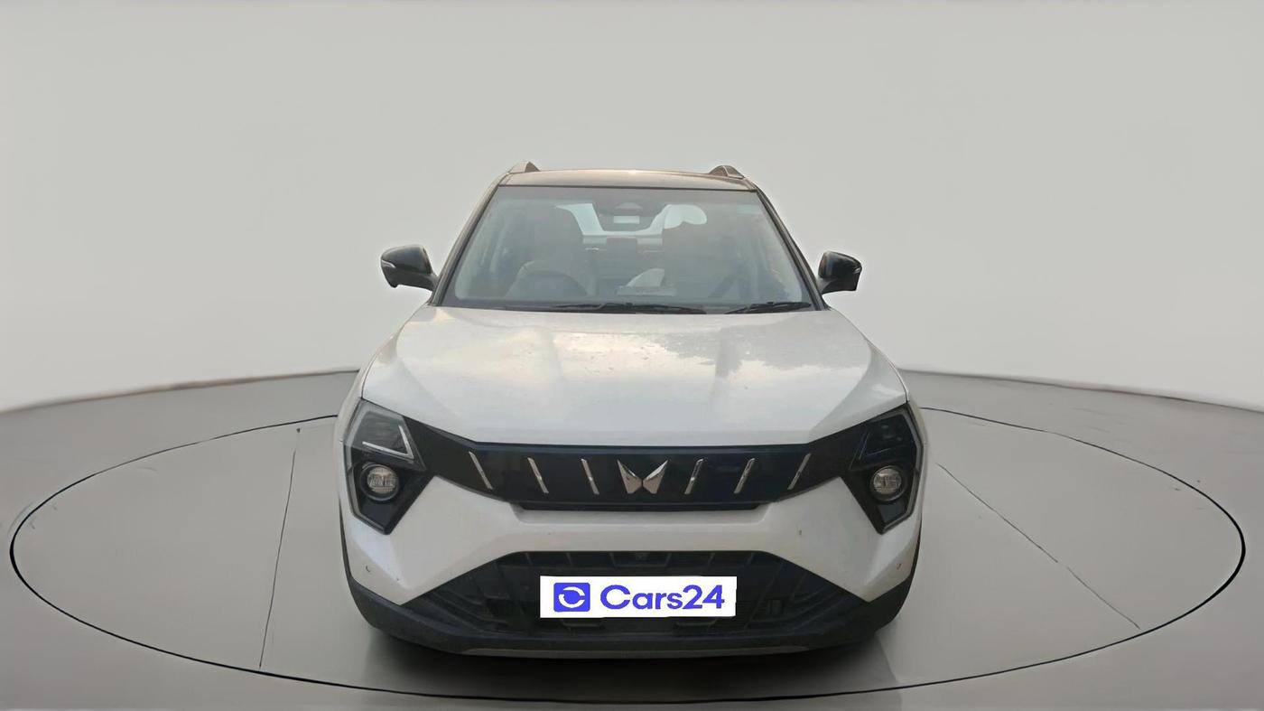 2024 Mahindra XUV 3XO AX7L 1.2 Petrol AT, Petrol, Automatic, 5,787 km, exterior