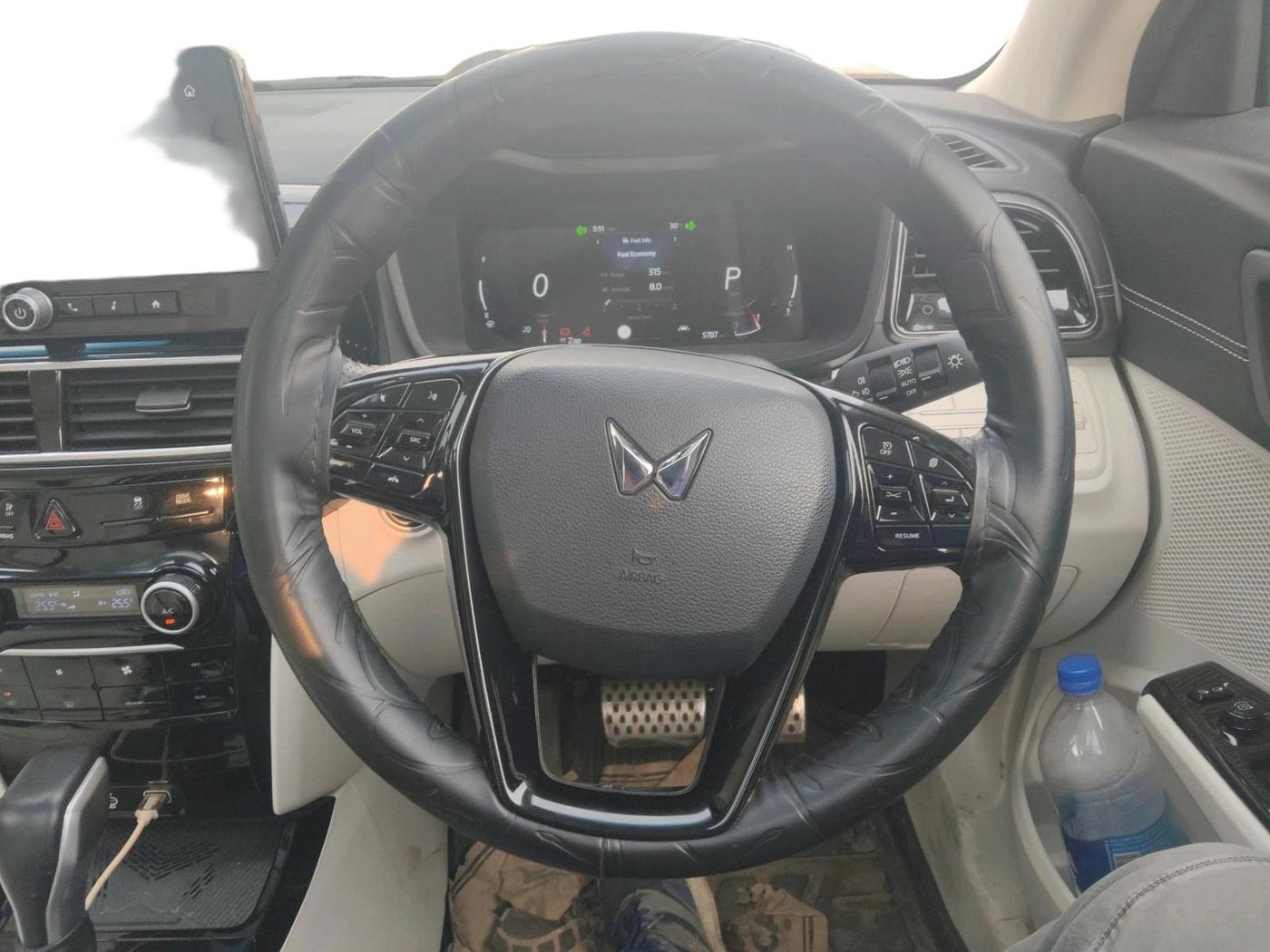 2024 Mahindra XUV 3XO AX7L 1.2 Petrol AT, Petrol, Automatic, 5,787 km, interior