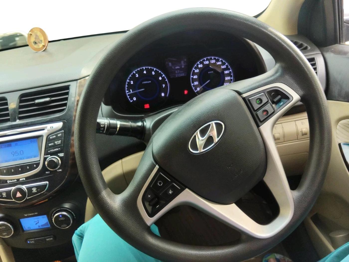 2013 Hyundai Verna FLUIDIC 1.6 VTVT SX, Petrol, Manual, 21,248 km, interior
