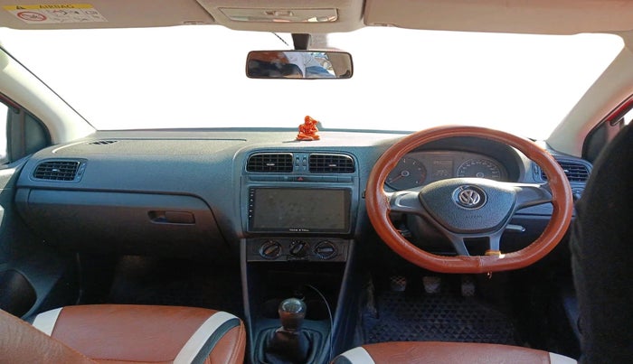 2017 Volkswagen Polo COMFORTLINE 1.2L, Petrol, Manual, 93,368 km, interior