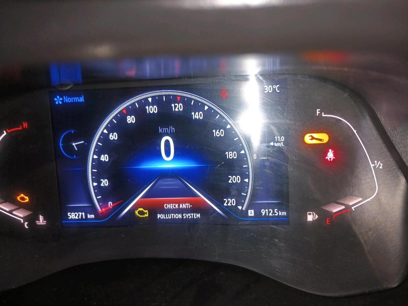2021 Renault Kiger RXZ MT, CNG, Manual, 58,271 km, interior