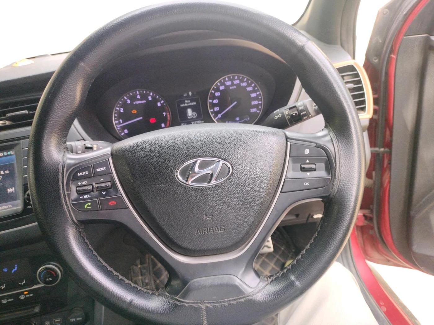 2015 Hyundai i20 Active 1.2 SX, CNG, Manual, 1,13,780 km, interior