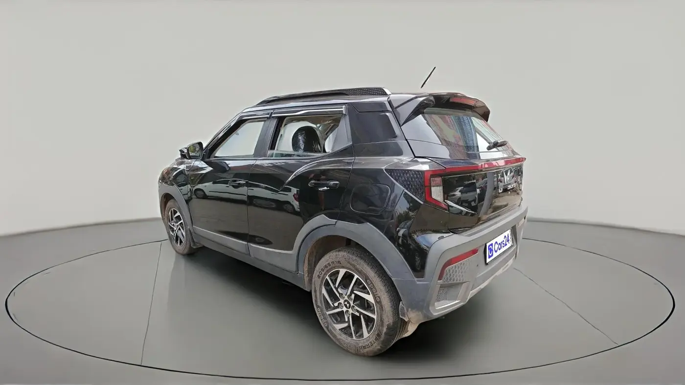 2024 Mahindra XUV 3XO AX5 1.2 L TCMPFI AT, Petrol, Automatic, 8,051 km, exterior