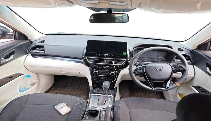 2024 Mahindra XUV 3XO AX5 1.2 L TCMPFI AT, Petrol, Automatic, 8,051 km, interior