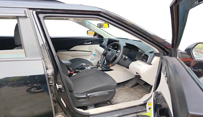 2024 Mahindra XUV 3XO AX5 1.2 L TCMPFI AT, Petrol, Automatic, 8,051 km, interior