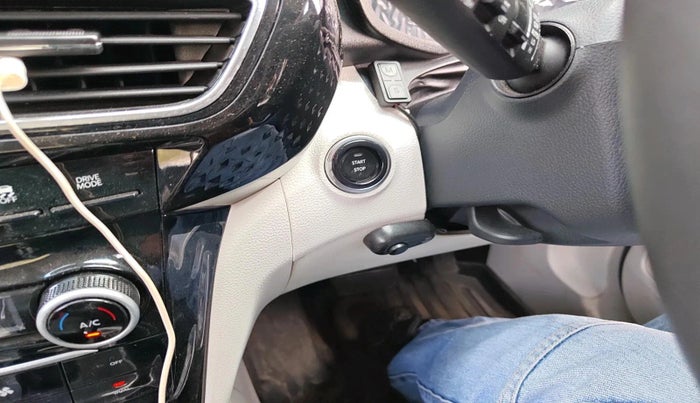 2024 Mahindra XUV 3XO AX5 1.2 L TCMPFI AT, Petrol, Automatic, 8,051 km, interior