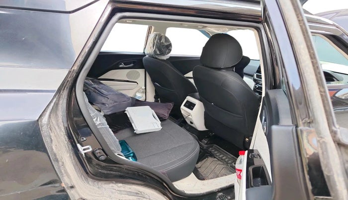 2024 Mahindra XUV 3XO AX5 1.2 L TCMPFI AT, Petrol, Automatic, 8,051 km, interior