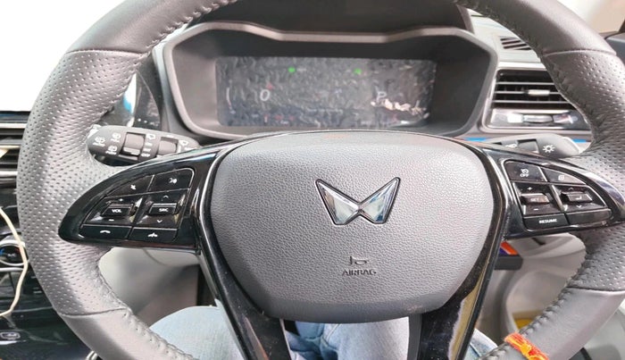 2024 Mahindra XUV 3XO AX5 1.2 L TCMPFI AT, Petrol, Automatic, 8,051 km, interior