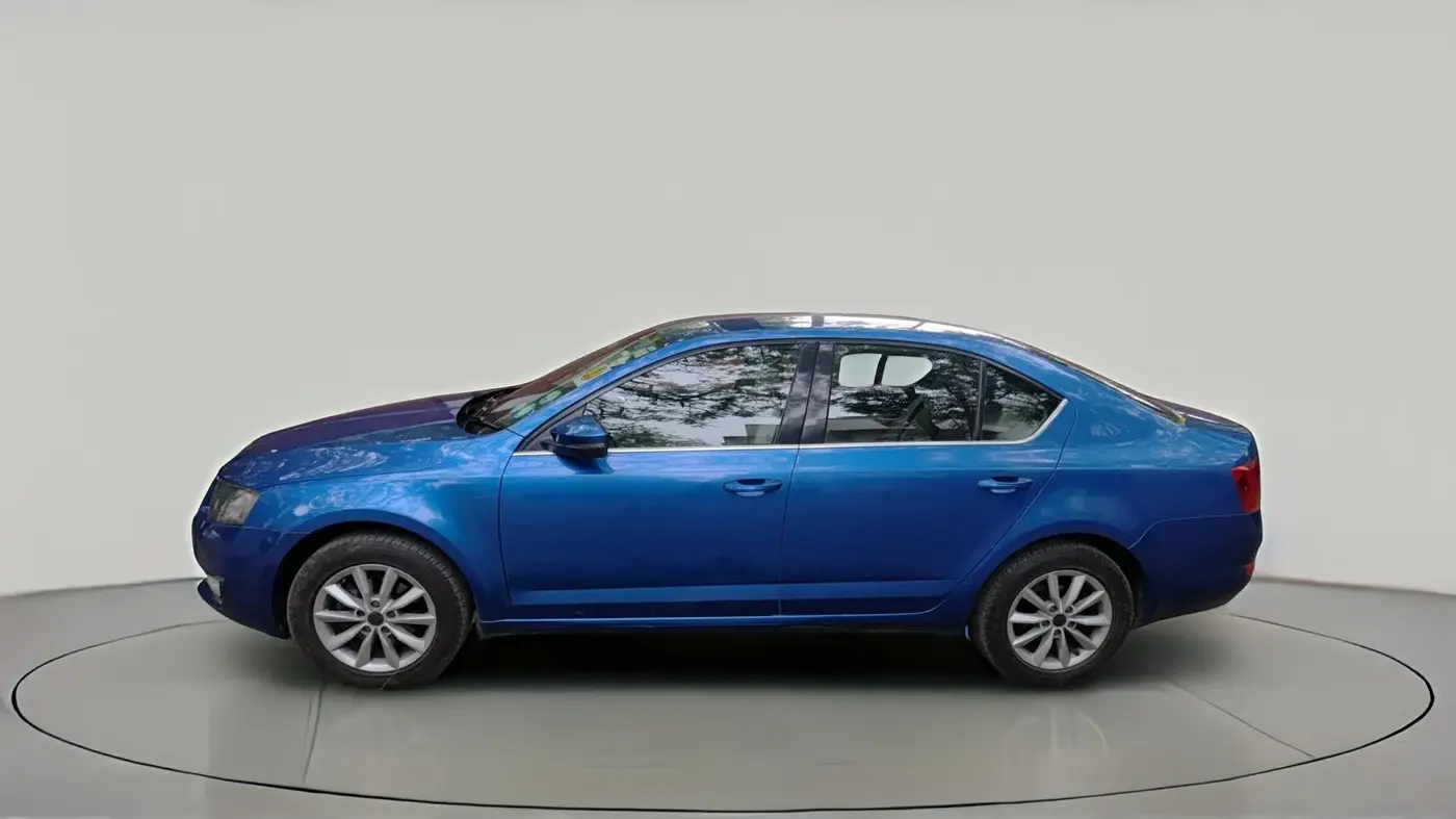 2014 Skoda Octavia AMBITION 1.4 TSI, Petrol, Manual, 1,19,599 km, exterior