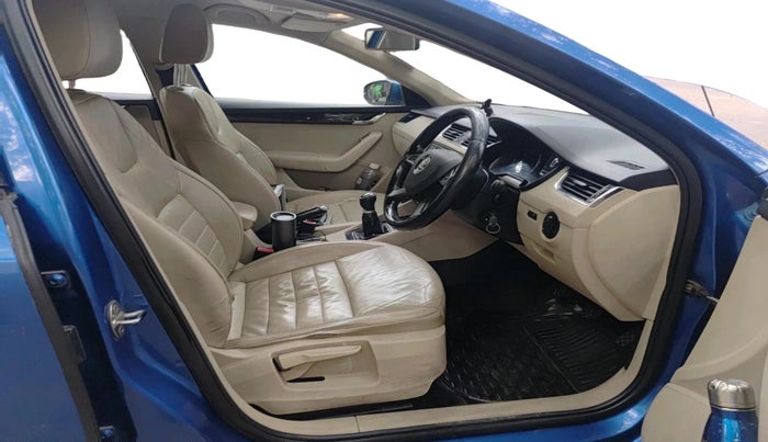 2014 Skoda Octavia AMBITION 1.4 TSI, Petrol, Manual, 1,19,599 km, interior