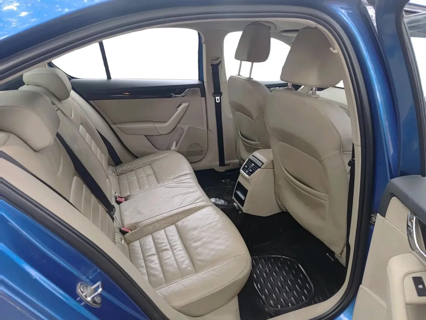 2014 Skoda Octavia AMBITION 1.4 TSI, Petrol, Manual, 1,19,599 km, interior