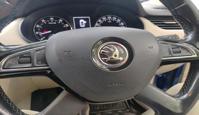 2014 Skoda Octavia AMBITION 1.4 TSI, Petrol, Manual, 1,19,599 km, interior