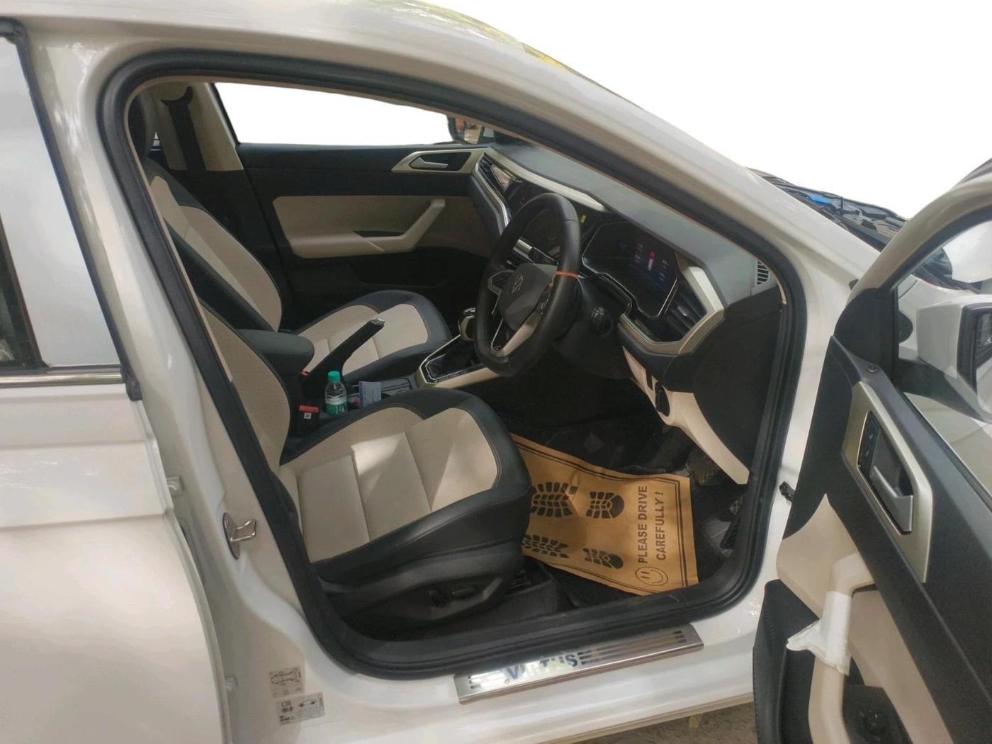 2024 Volkswagen VIRTUS TOPLINE TSI 1.0 AT, Petrol, Automatic, 8,535 km, interior