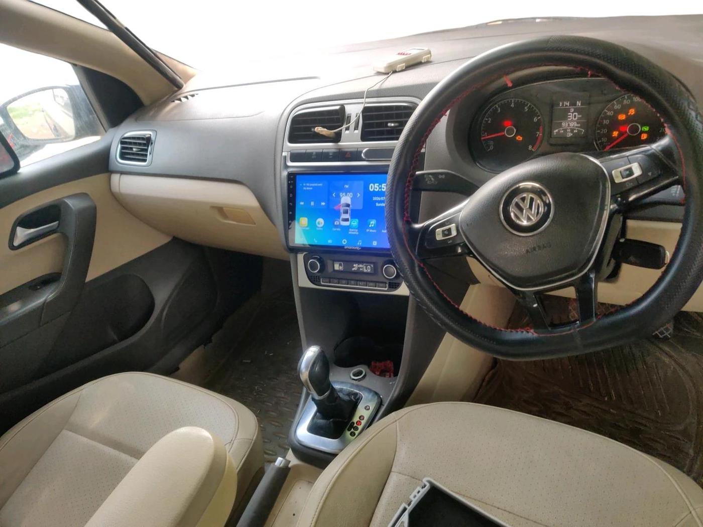 2015 Volkswagen Vento HIGHLINE PETROL AT, Petrol, Automatic, 93,973 km, interior