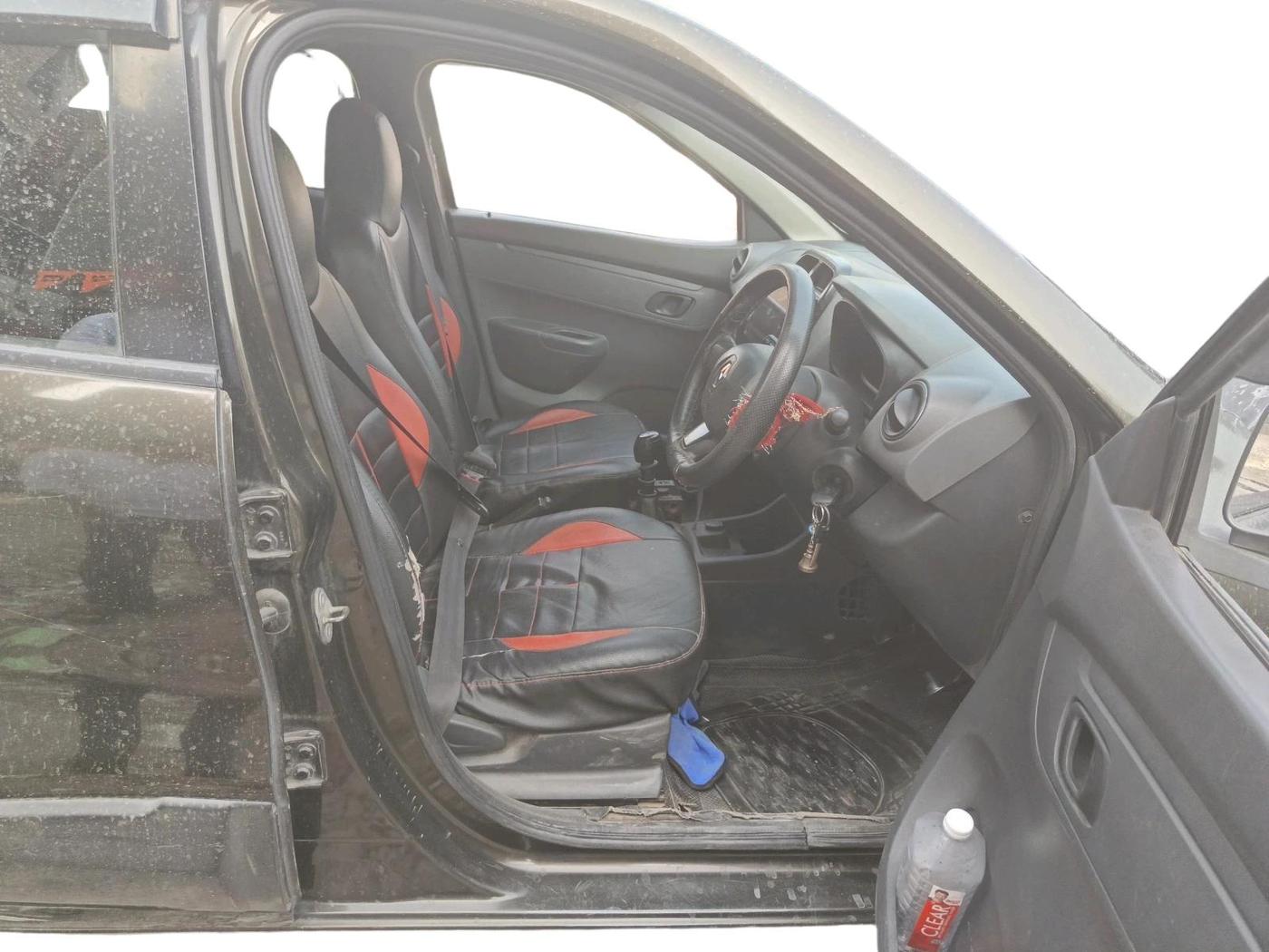 2015 Renault Kwid RXT 0.8, Petrol, Manual, 1,41,764 km, interior