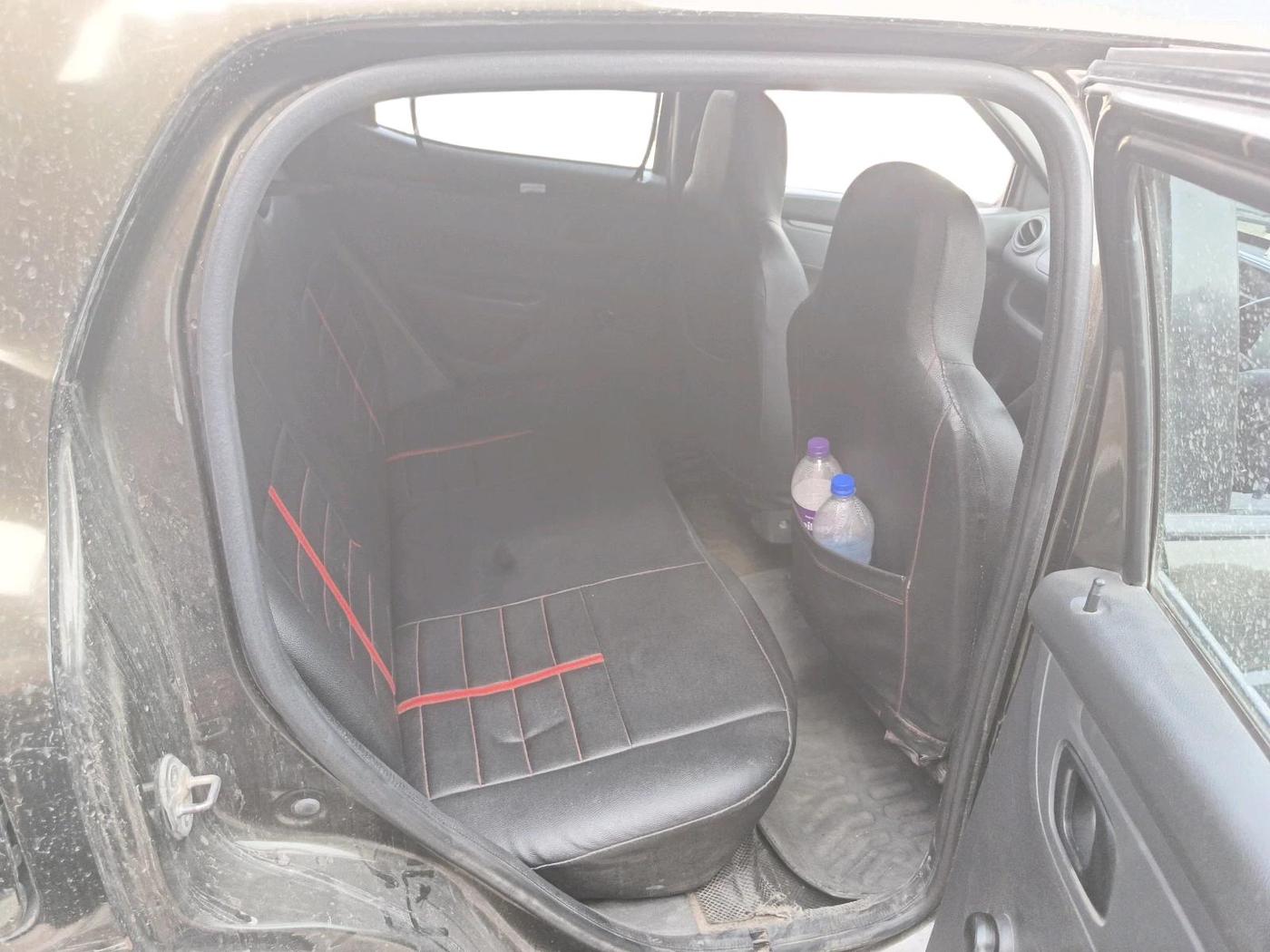 2015 Renault Kwid RXT 0.8, Petrol, Manual, 1,41,764 km, interior