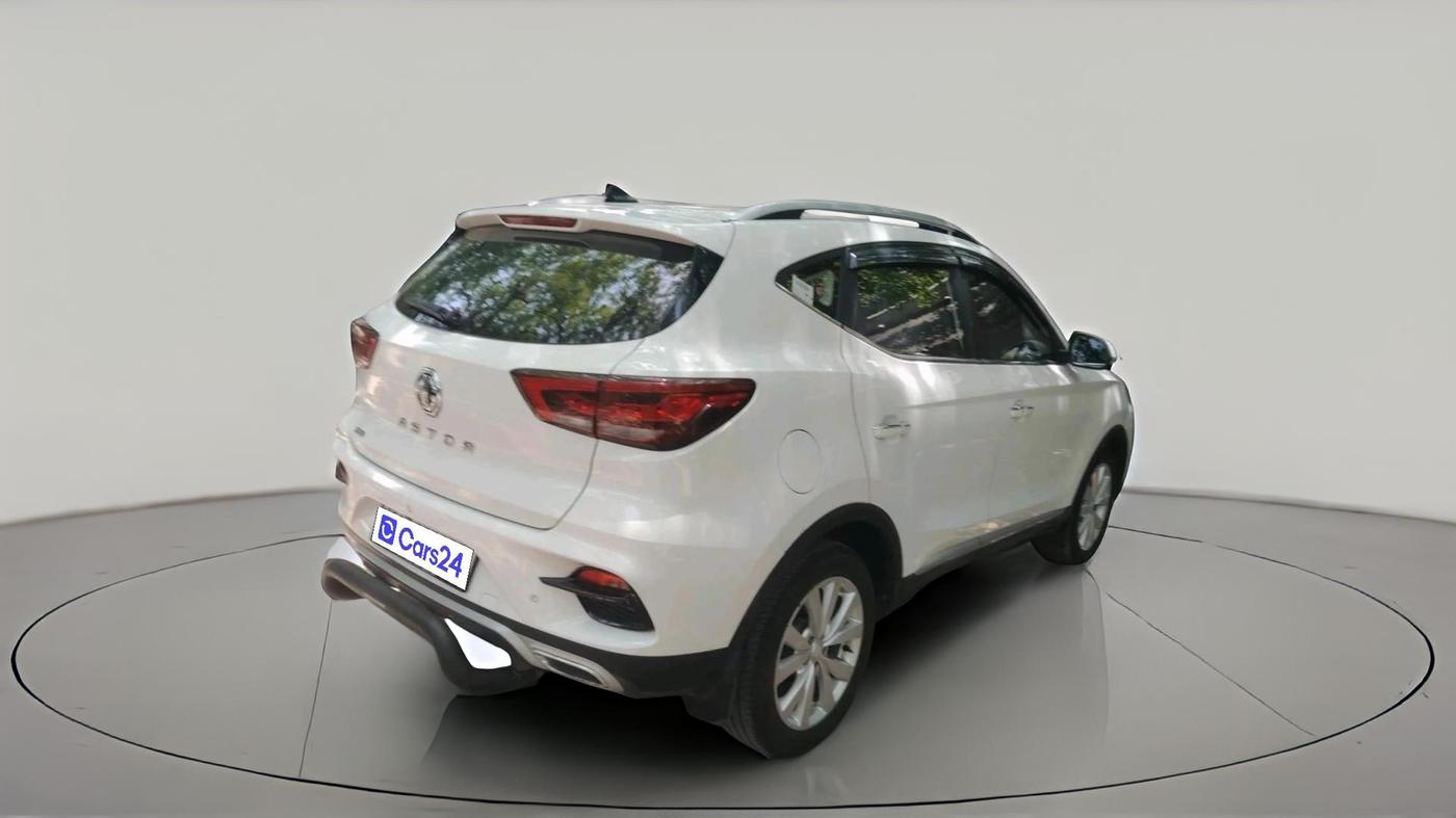 2024 MG ASTOR Shine 1.5 MT (Ivory), Petrol, Manual, 25,056 km, exterior