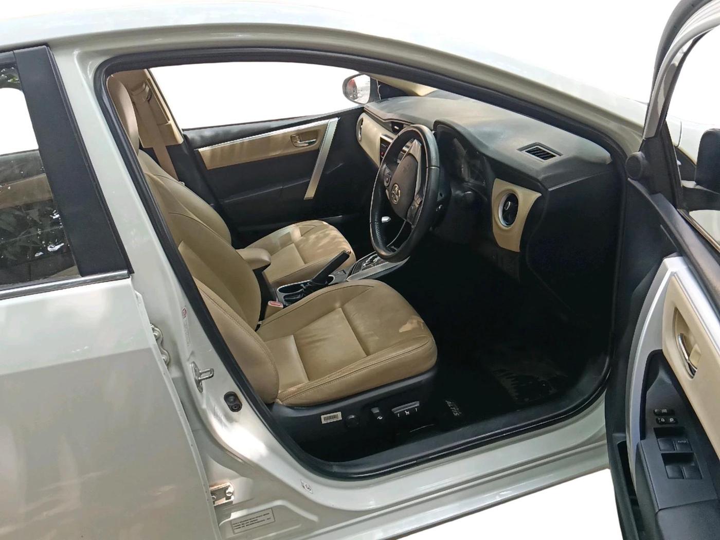 2017 Toyota Corolla Altis VL CVT PETROL, Petrol, Automatic, 37,972 km, interior