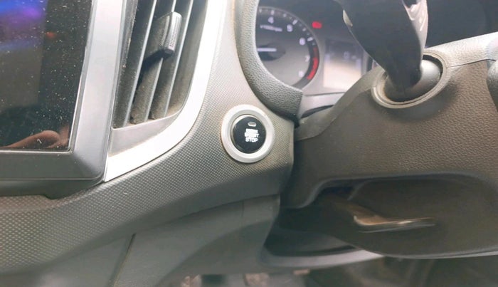 2016 Hyundai Creta SX PLUS 1.6 PETROL, Petrol, Manual, 85,700 km, interior