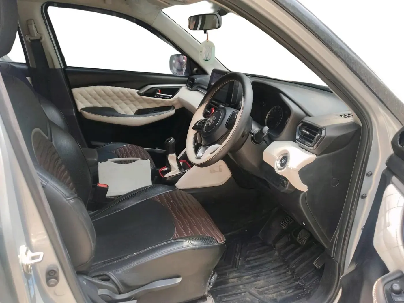 2024 Maruti Grand Vitara SIGMA SMART HYBRID, Petrol, Manual, 14,024 km, interior