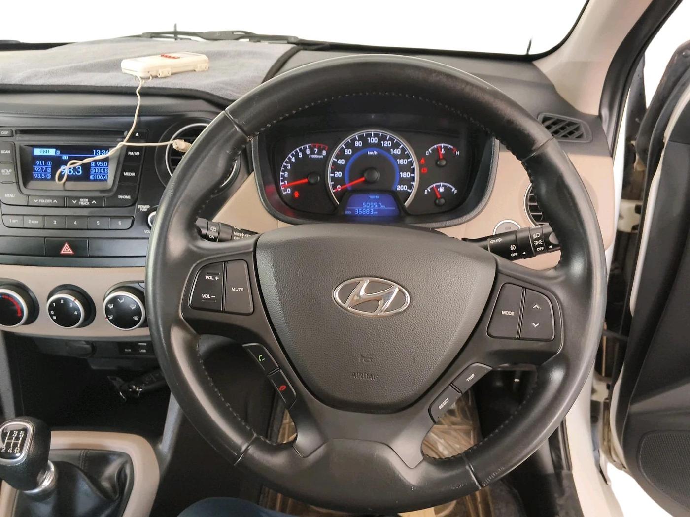 2016 Hyundai Grand i10 ASTA (O) 1.2 KAPPA VTVT, Petrol, Manual, 35,883 km, interior