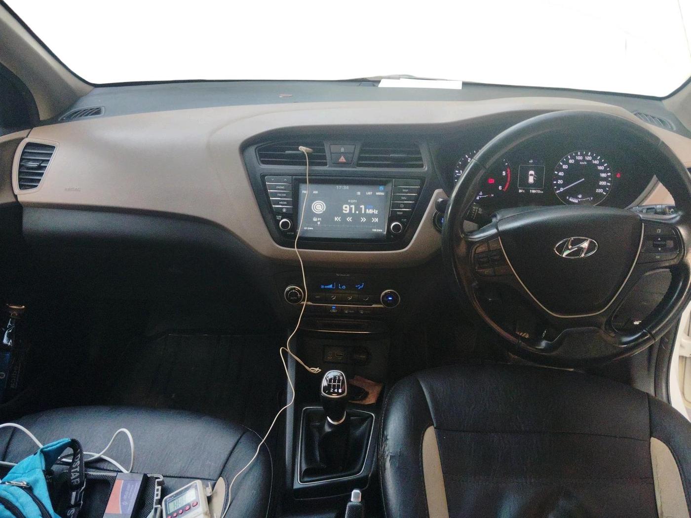 2016 Hyundai Elite i20 ASTA 1.4 CRDI (O), Diesel, Manual, 1,16,472 km, interior