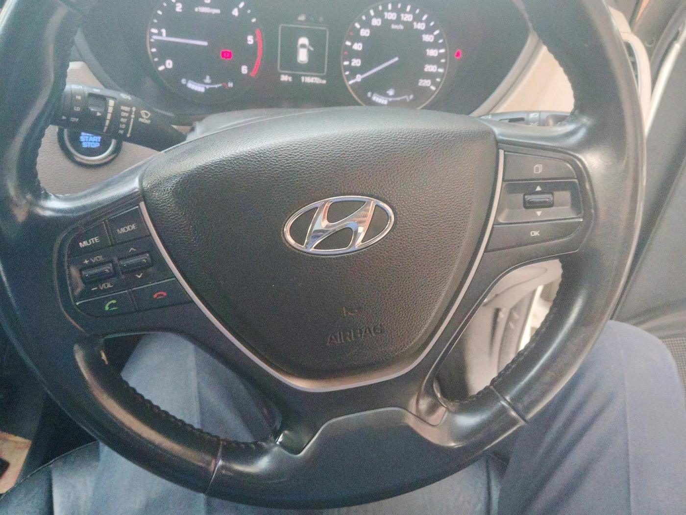 2016 Hyundai Elite i20 ASTA 1.4 CRDI (O), Diesel, Manual, 1,16,472 km, interior