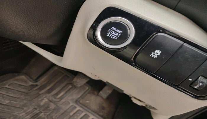 2022 KIA SONET HTX 1.0 IMT, Petrol, Manual, 41,335 km, interior