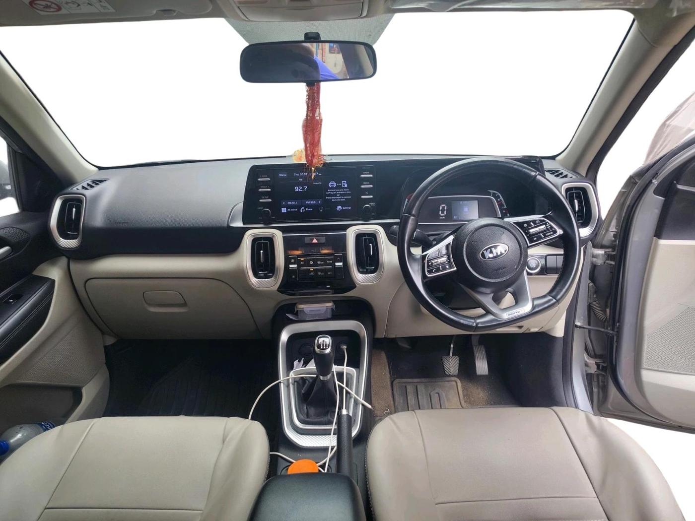 2020 KIA SONET HTX 1.0 IMT, Petrol, Manual, 1,06,141 km, interior