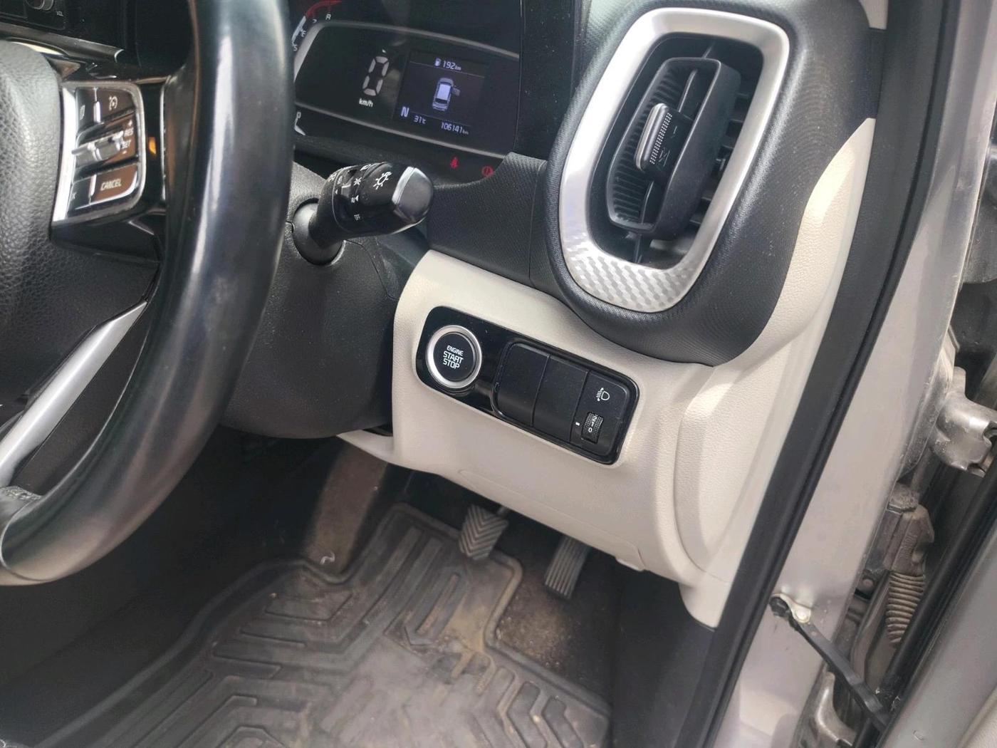 2020 KIA SONET HTX 1.0 IMT, Petrol, Manual, 1,06,141 km, interior