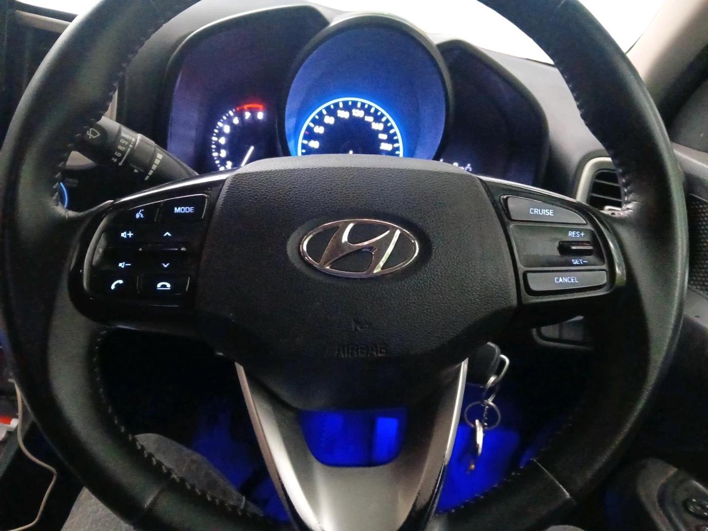 2020 Hyundai VENUE SX 1.0 TURBO, Petrol, Manual, 79,826 km, interior