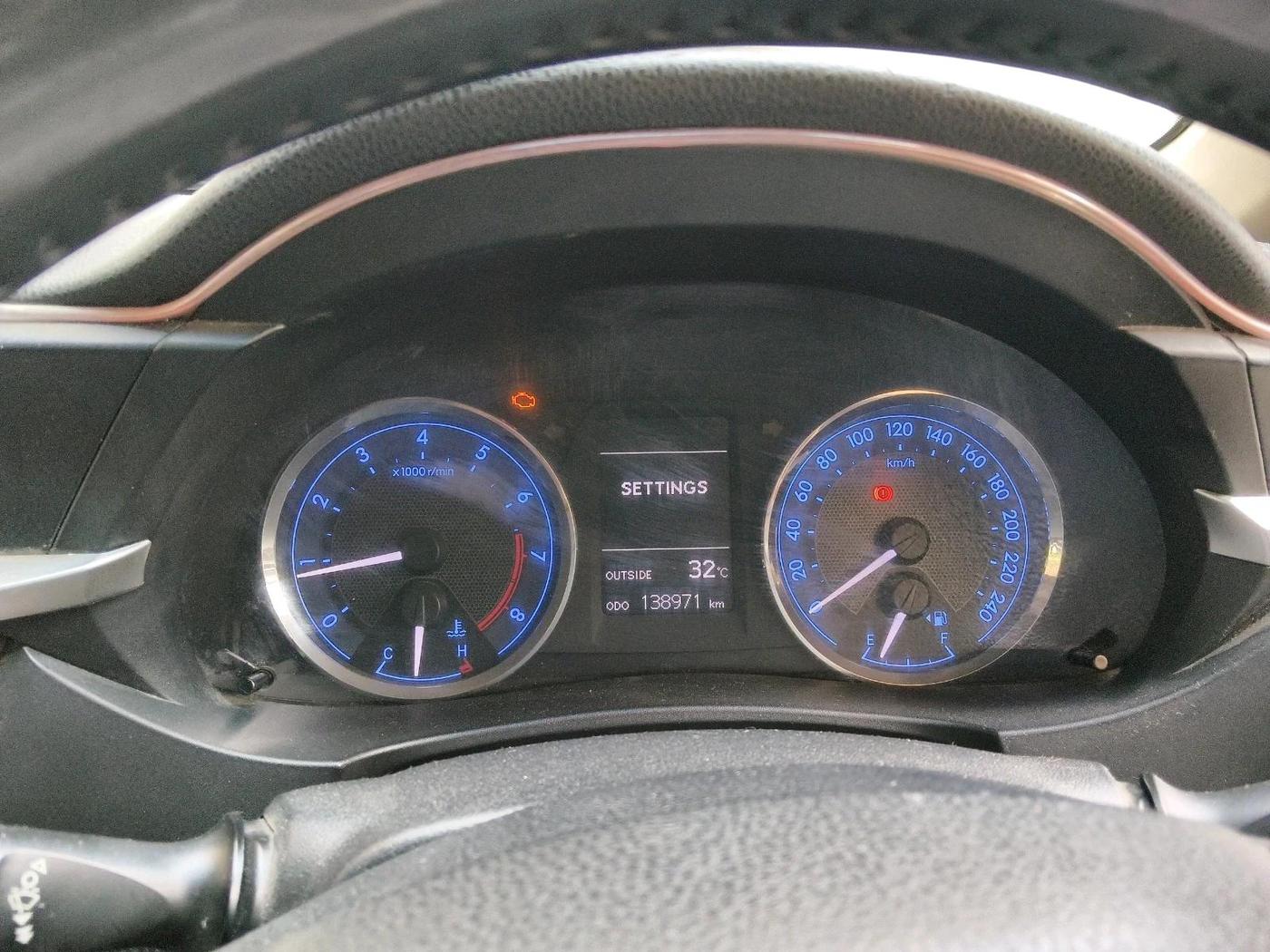 2014 Toyota Corolla Altis G PETROL, CNG, Manual, 1,38,971 km, interior