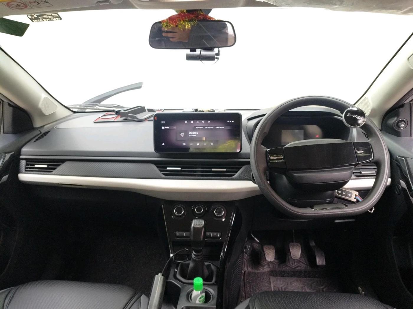 2026 Tata NEXON Pure Plus 1.2 iCNG 6MT, CNG, Manual, 5,288 km, interior