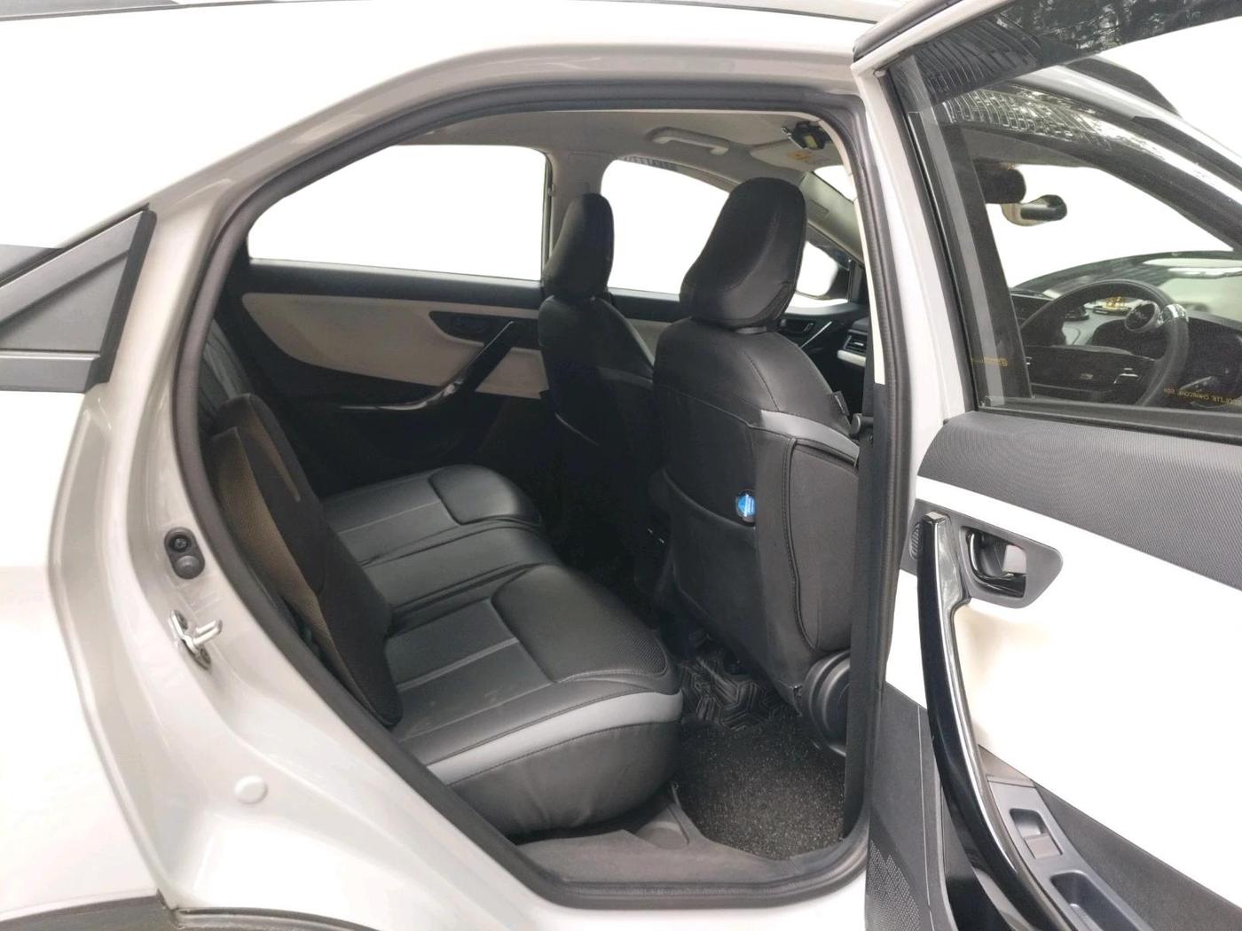 2026 Tata NEXON Pure Plus 1.2 iCNG 6MT, CNG, Manual, 5,288 km, interior