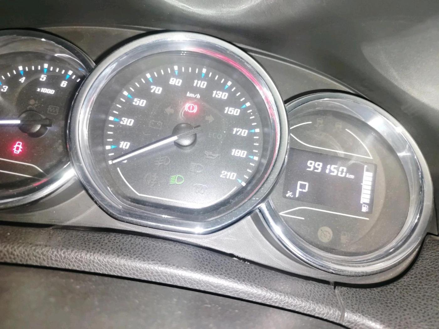 2020 Renault Duster RXZ 1.3 TURBO PETROL CVT, Petrol, Automatic, 99,150 km, interior