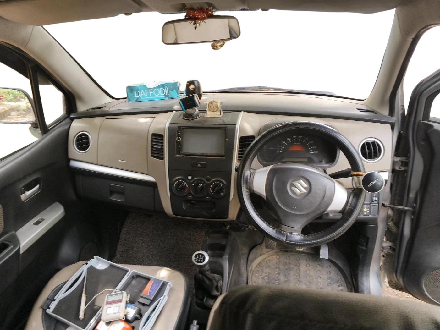 2015 Maruti Wagon R 1.0 LXI CNG, CNG, Manual, 97,545 km, interior