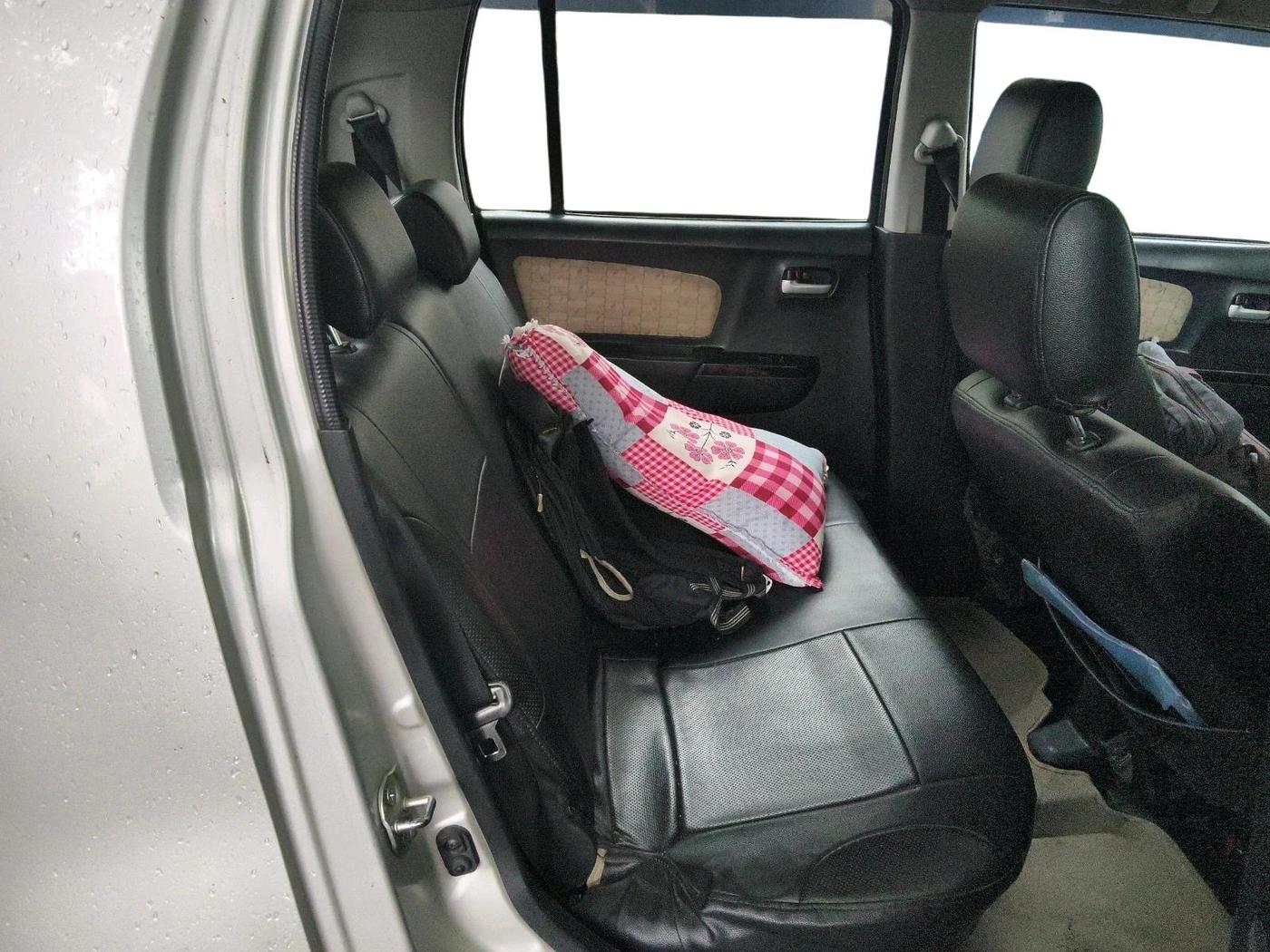 2018 Maruti Wagon R 1.0 VXI, Petrol, Manual, 70,461 km, interior
